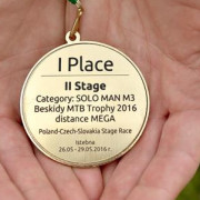 Medal za wygraną w II etapie Beskidy MTB Trophy 2016 (fot. Katarzyna Serafin) FB